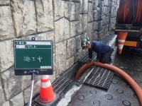 某所にてアンダーパスの側溝及び排水管洗浄作業を行いました！