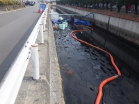 某所にて水路の浚渫作業を行いました！