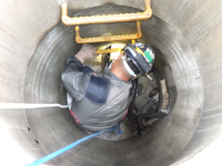 某所にて下水道管きょ内に通った光ファイバーケーブルの撤去作業を行いました！